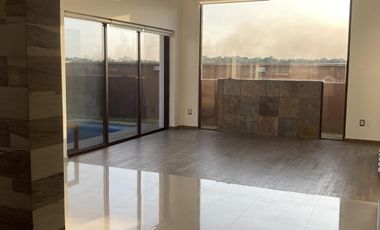 CASA CON ALBERCA EN RENTA EN PUNTA TIBURON