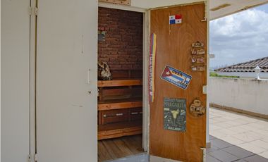 Remate de apartamento tipo townhouses Cocolí, Tucan Country Club