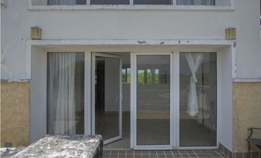 Remate de apartamento tipo townhouses Cocolí, Tucan Country Club