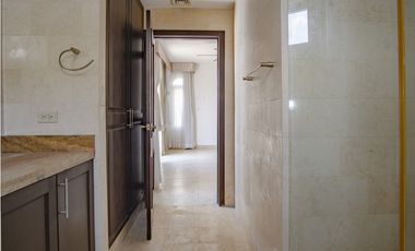 Remate de apartamento tipo townhouses Cocolí, Tucan Country Club