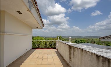 Remate de apartamento tipo townhouses Cocolí, Tucan Country Club