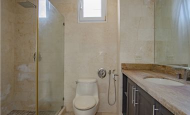 Remate de apartamento tipo townhouses Cocolí, Tucan Country Club