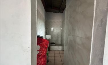 URBANIZACION SAN FERNANDO EN JUEAN DIAZ  / 1200M / GALERA CON CASA