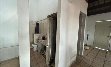 URBANIZACION SAN FERNANDO EN JUEAN DIAZ  / 1200M / GALERA CON CASA