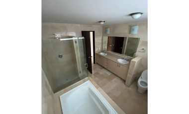 ALQUILER DE APARTAMENTO  PH MARABIERTO VISTA AL MAR AMOBLADO O LB JP