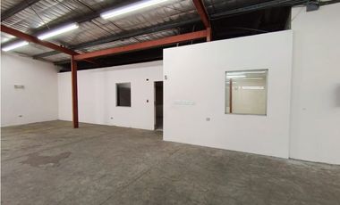 Alquilo | Galera | Av. justo Arosemena ( CALIDONIA )