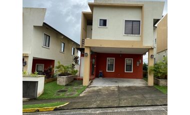 CASA EN LAS CUMBRES / PH VISTAS DEL LAGO / 340M / 2 NIVELES