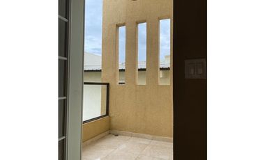 CASA EN LAS CUMBRES / PH VISTAS DEL LAGO / 340M / 2 NIVELES