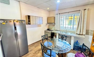 VENTA CASA BETANIA 250M2 AMOBLADA CV