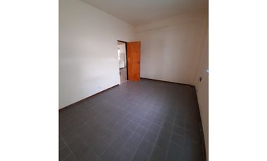 PROXIMO INGRESO. CASA AMERICANA EN PH. EN ALQUILER. ITUZAINGO NORTE.