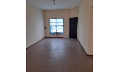 PROXIMO INGRESO. CASA AMERICANA EN PH. EN ALQUILER. ITUZAINGO NORTE.