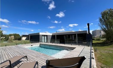 CASA A ESTRENAR - ECUESTRE - COSTA ESMERALDA