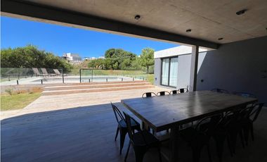 CASA A ESTRENAR - ECUESTRE - COSTA ESMERALDA