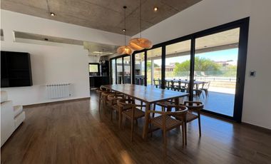 CASA A ESTRENAR - ECUESTRE - COSTA ESMERALDA