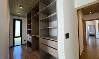 CASA A ESTRENAR - ECUESTRE - COSTA ESMERALDA