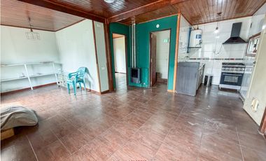 CASA 2 AMBIENTES CON QUINCHO Y PILETA. BATAN.