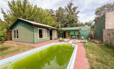 CASA 2 AMBIENTES CON QUINCHO Y PILETA. BATAN.