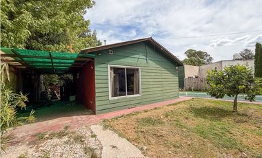 CASA 2 AMBIENTES CON QUINCHO Y PILETA. BATAN.