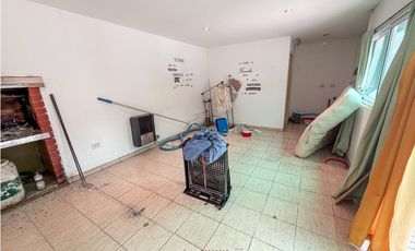 CASA 2 AMBIENTES CON QUINCHO Y PILETA. BATAN.