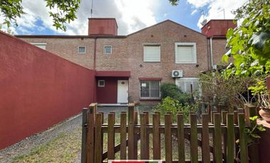 Alquiler Barrio Mirasoles Monte Grande Dúplex de 3 Dormitorios C/estacionamiento