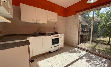 Alquiler Barrio Mirasoles Monte Grande Dúplex de 3 Dormitorios C/estacionamiento