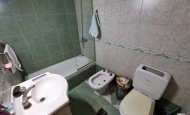 Casa con pileta. 3 habitaciones. 3 baños. Capital