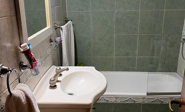 Casa con pileta. 3 habitaciones. 3 baños. Capital