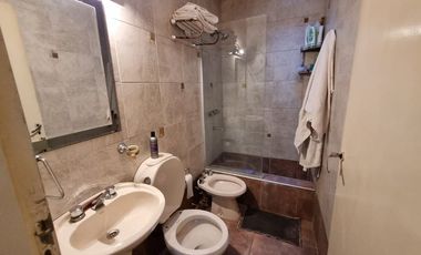 Casa con pileta. 3 habitaciones. 3 baños. Capital