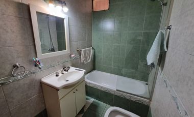 Casa con pileta. 3 habitaciones. 3 baños. Capital