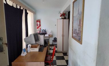 Casa sobre Terreno de 2129 m2. Rivadavia