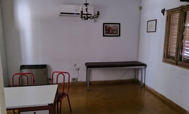 Casa sobre Terreno de 2129 m2. Rivadavia