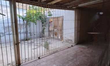 Casa sobre Terreno de 2129 m2. Rivadavia