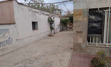 Casa sobre Terreno de 2129 m2. Rivadavia