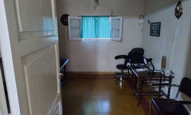 Casa sobre Terreno de 2129 m2. Rivadavia