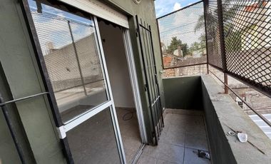 DEPARTAMENTO 2 AMBIENTES ALQUILER SAN JUSTO BALCON