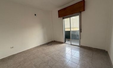 DEPARTAMENTO 2 AMBIENTES ALQUILER SAN JUSTO BALCON