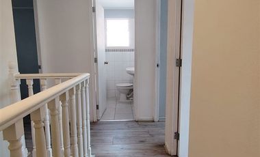 Casa en Arriendo en AVDA. LOMAS DE MIRASUR con VOLCÁN OSORNO