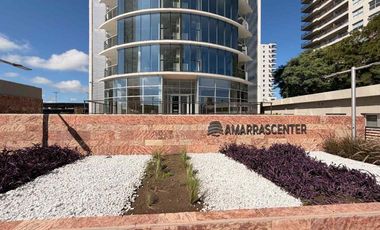 SE VENDE SEMIPISO DE 4 DORM EN AMARRAS CENTER
