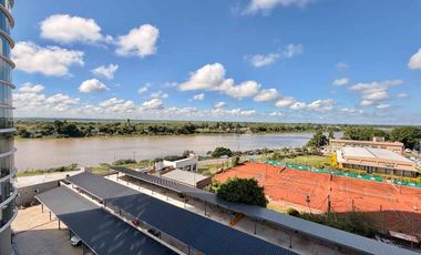 SE VENDE SEMIPISO DE 4 DORM EN AMARRAS CENTER