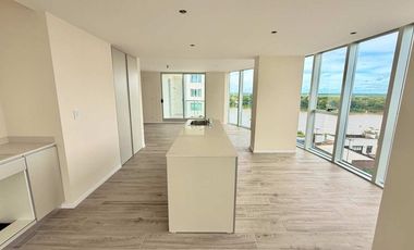 SE VENDE SEMIPISO DE 4 DORM EN AMARRAS CENTER