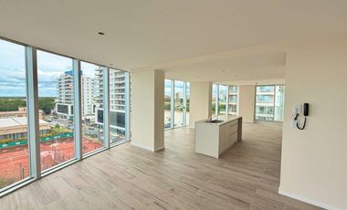 SE VENDE SEMIPISO DE 4 DORM EN AMARRAS CENTER