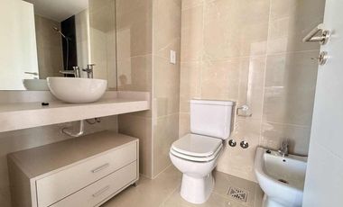 SE VENDE SEMIPISO DE 4 DORM EN AMARRAS CENTER