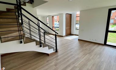 Cajicá, Hermosa Casa en Club House