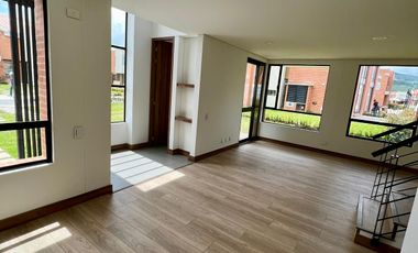 Cajicá, Hermosa Casa en Club House