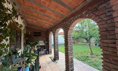 Casa Interna con gran terreno cercana a Avenida.