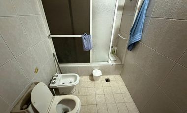 Casa Interna con gran terreno cercana a Avenida.