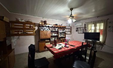 Casa Interna con gran terreno cercana a Avenida.