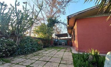 Casa en Venta en AVENIDA MACUL CON AVENIDA DR. AMADOR NEGHME RODRIGUEZ