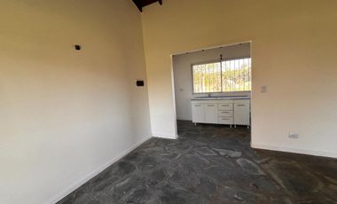 Casa en venta a reciclar en Carlos Keen