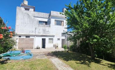 VENTA CASA QUILMES 3 AMB. C/LOCALES EN BLOCK